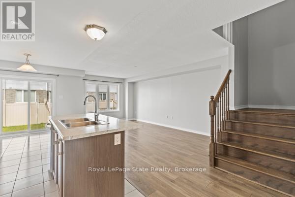 












7765 REDBUD LANE

,
Niagara Falls (Brown),




Ontario
L2H3S2

