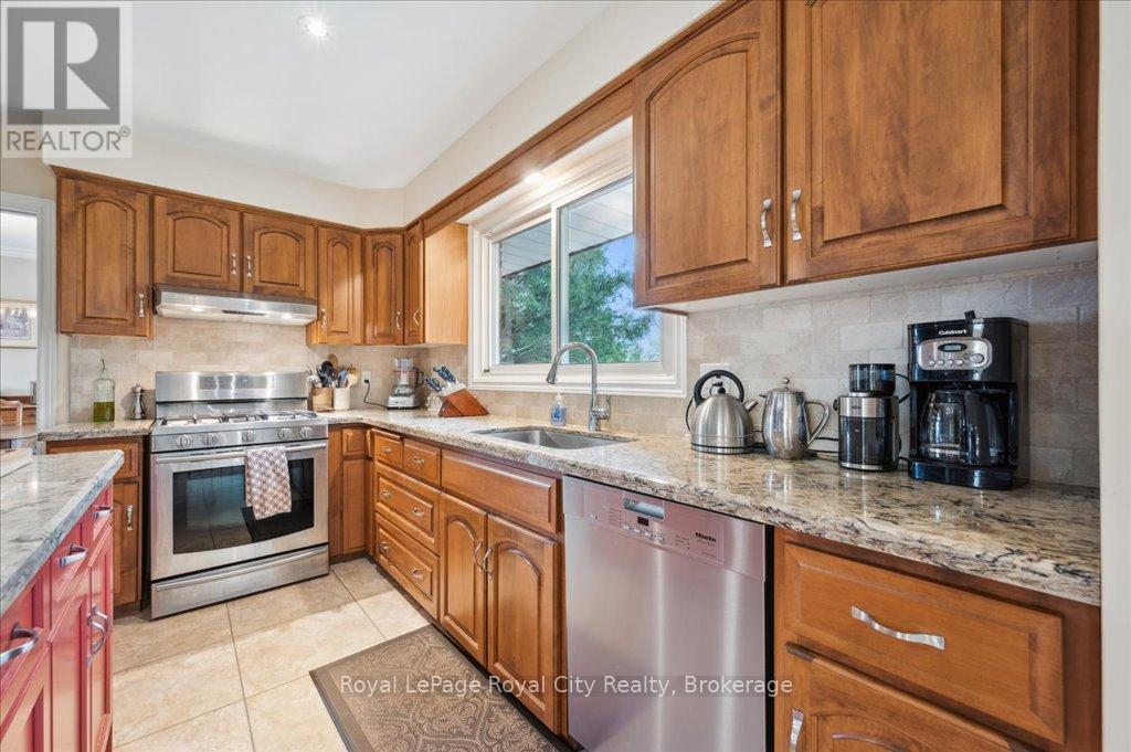 












4540 20 SIDE ROAD N

,
Puslinch,




Ontario
N1H6J3

