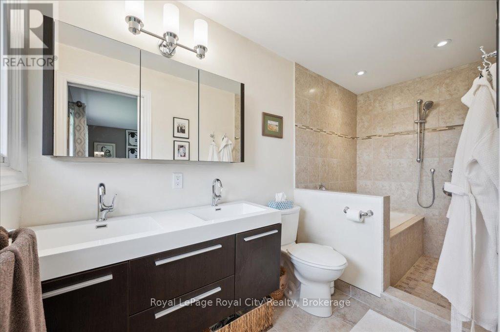 












4540 20 SIDE ROAD N

,
Puslinch,




Ontario
N1H6J3


