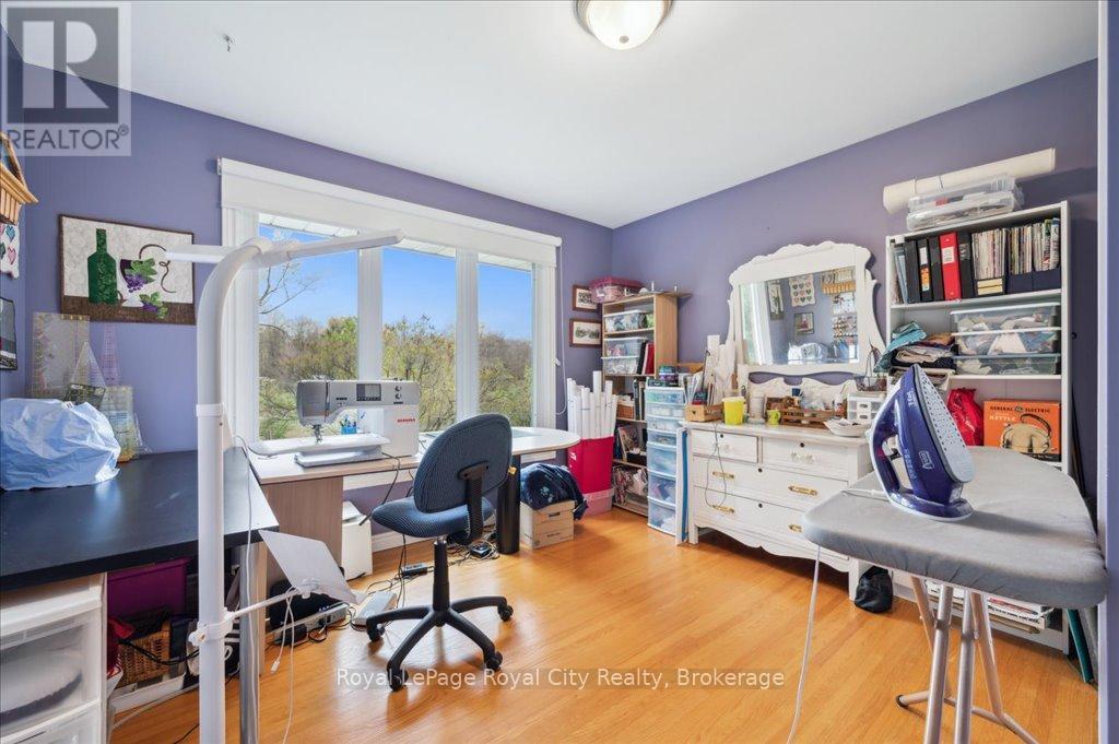 












4540 20 SIDE ROAD N

,
Puslinch,




Ontario
N1H6J3

