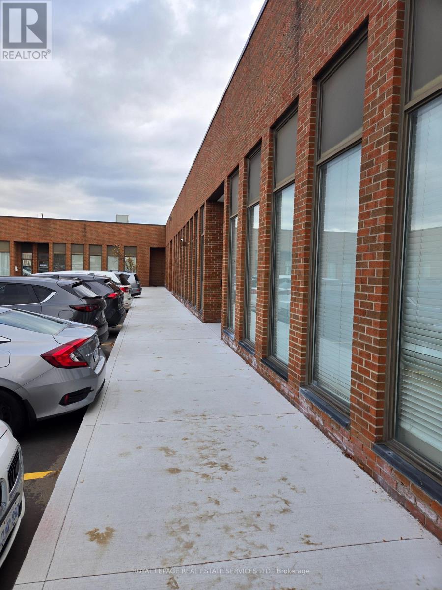 












13 - 8201 KEELE STREET

,
Vaughan,




Ontario
L4K1Z4

