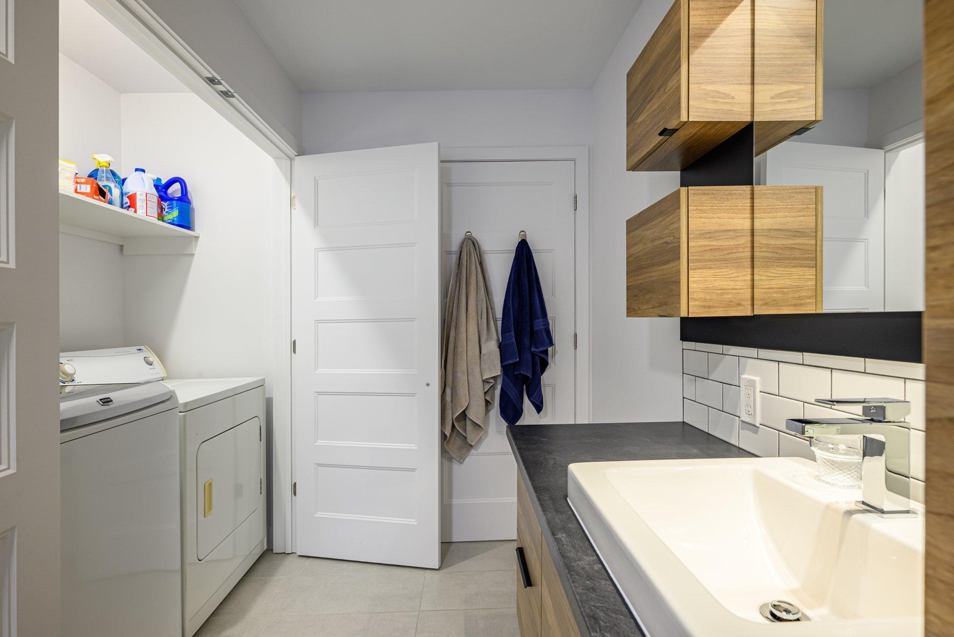 









449

 - 455


Rue du Faubourg

,
Nicolet,




QC
J3T0E7

