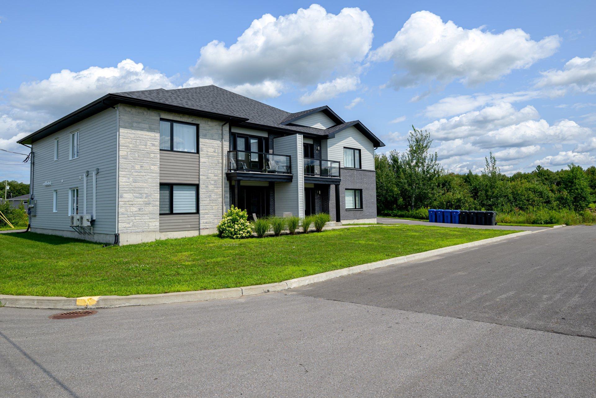 









449

 - 455


Rue du Faubourg

,
Nicolet,




QC
J3T0E7

