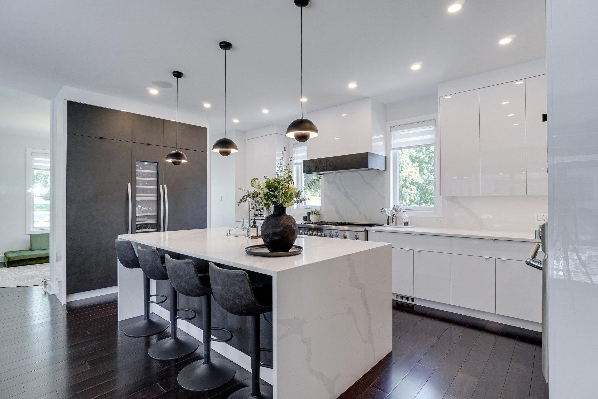 









218


Rue Oakridge

,
Baie-d'Urfé,




QC
H9X2N4

