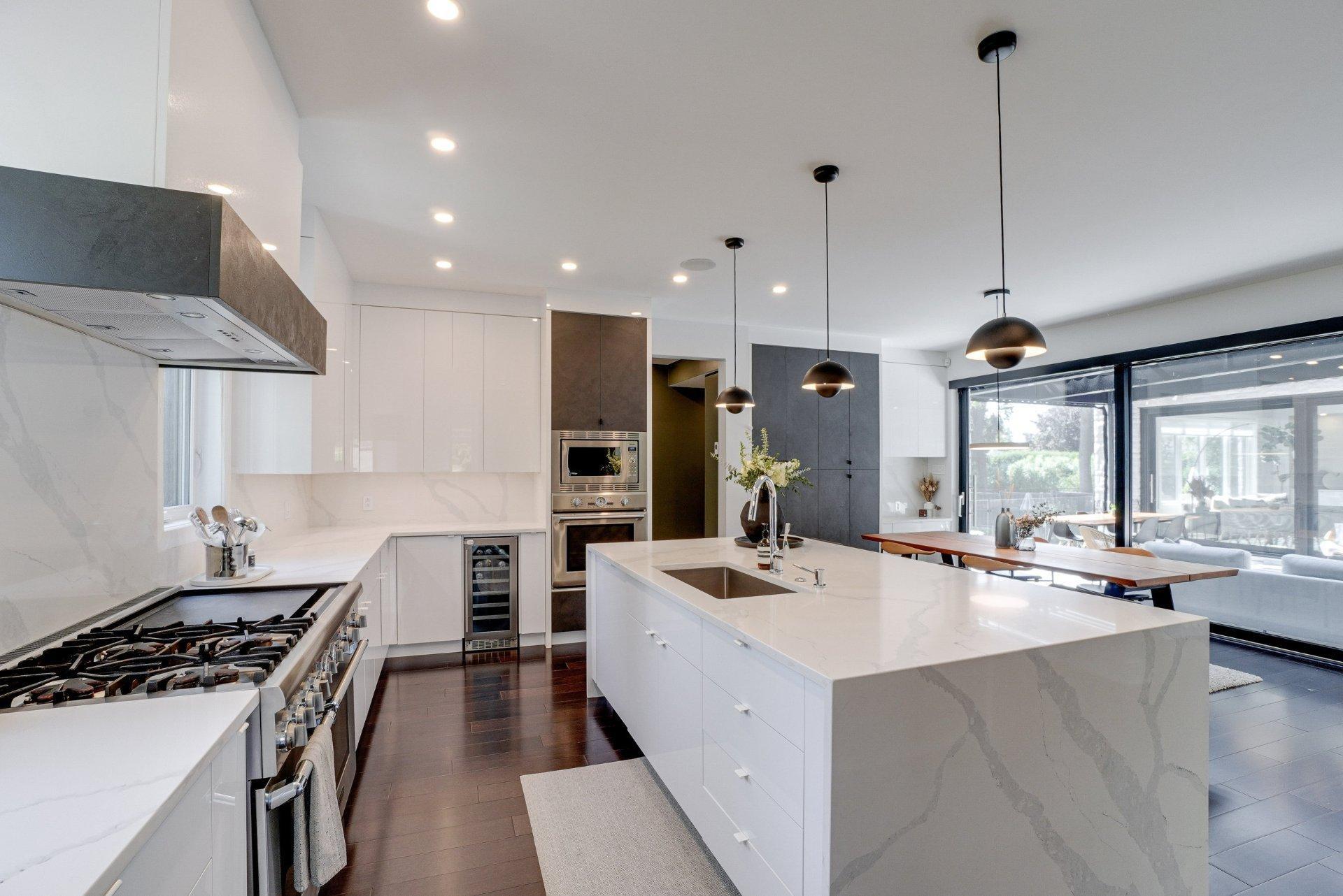 









218


Rue Oakridge

,
Baie-d'Urfé,




QC
H9X2N4

