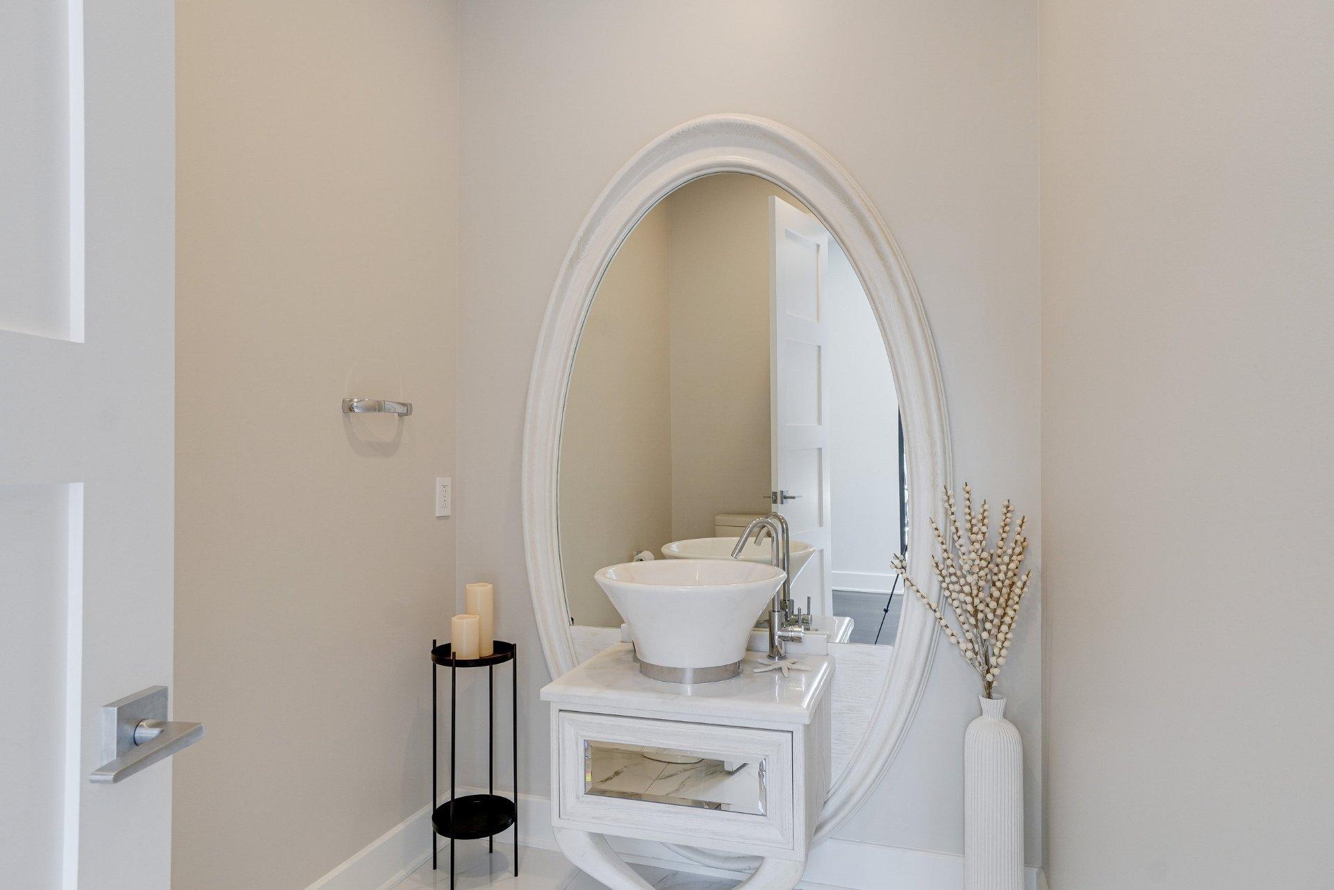 









218


Rue Oakridge

,
Baie-d'Urfé,




QC
H9X2N4

