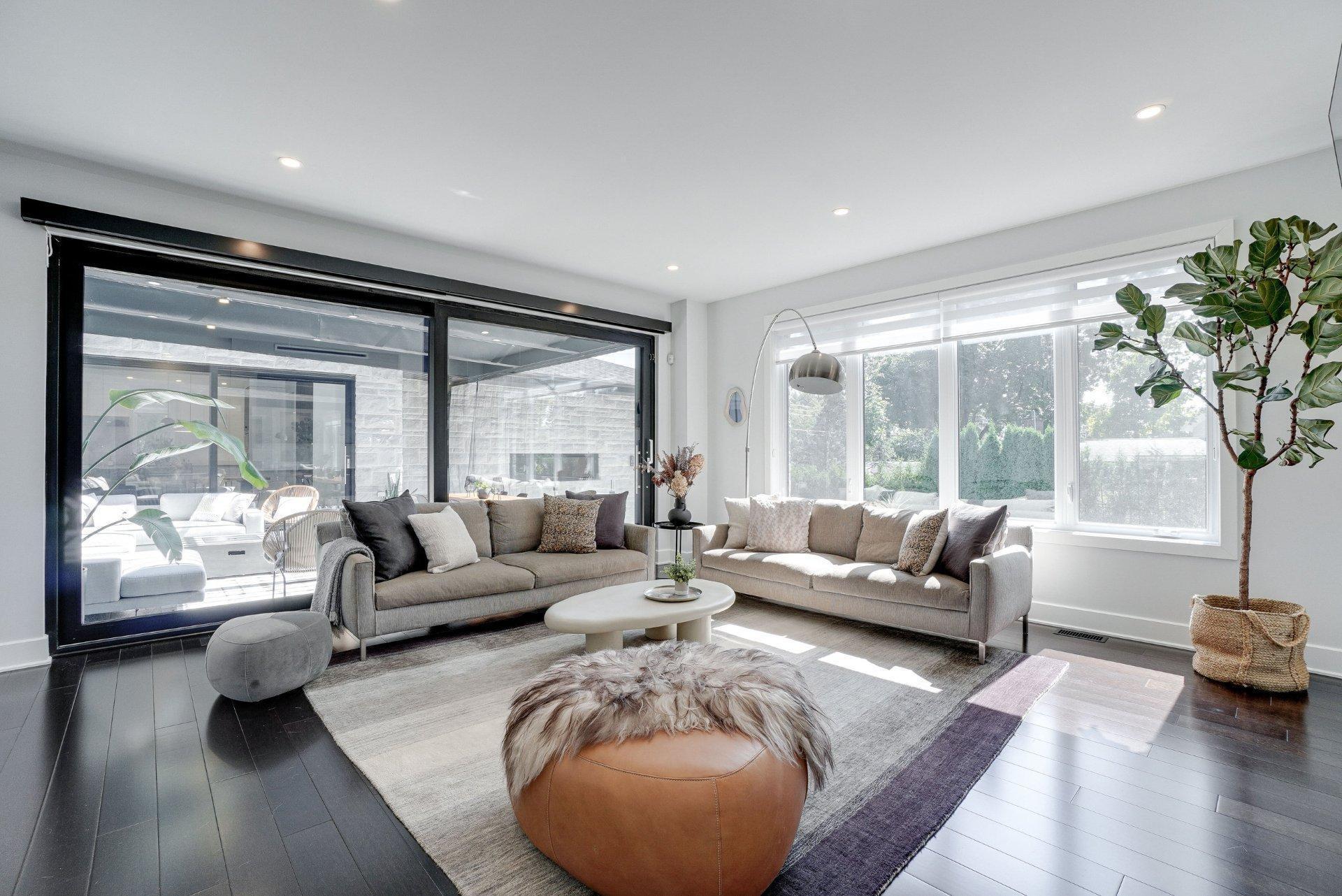 









218


Rue Oakridge

,
Baie-d'Urfé,




QC
H9X2N4

