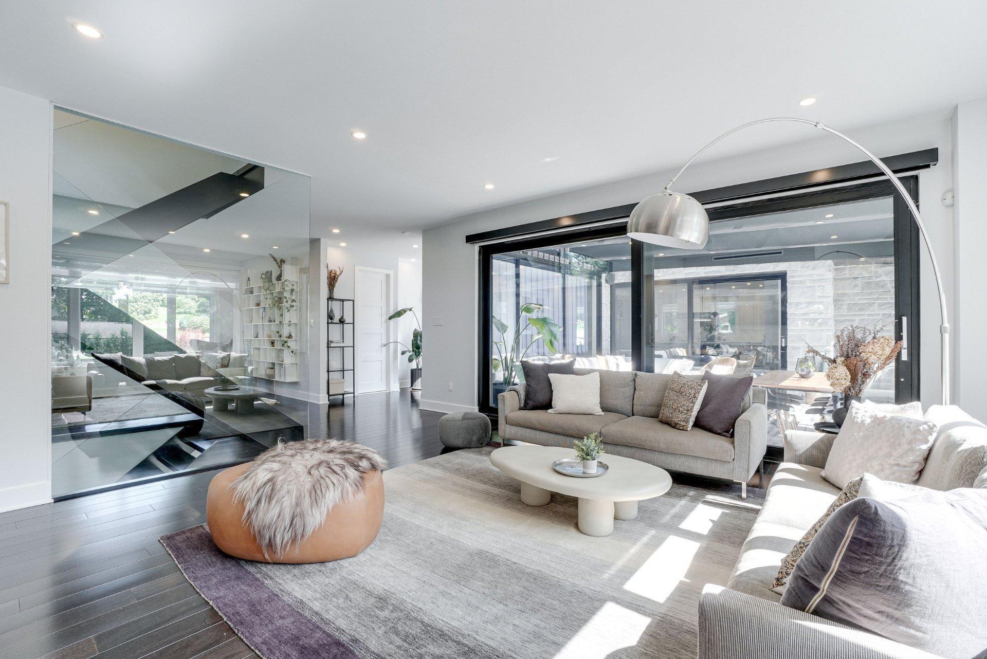 









218


Rue Oakridge

,
Baie-d'Urfé,




QC
H9X2N4

