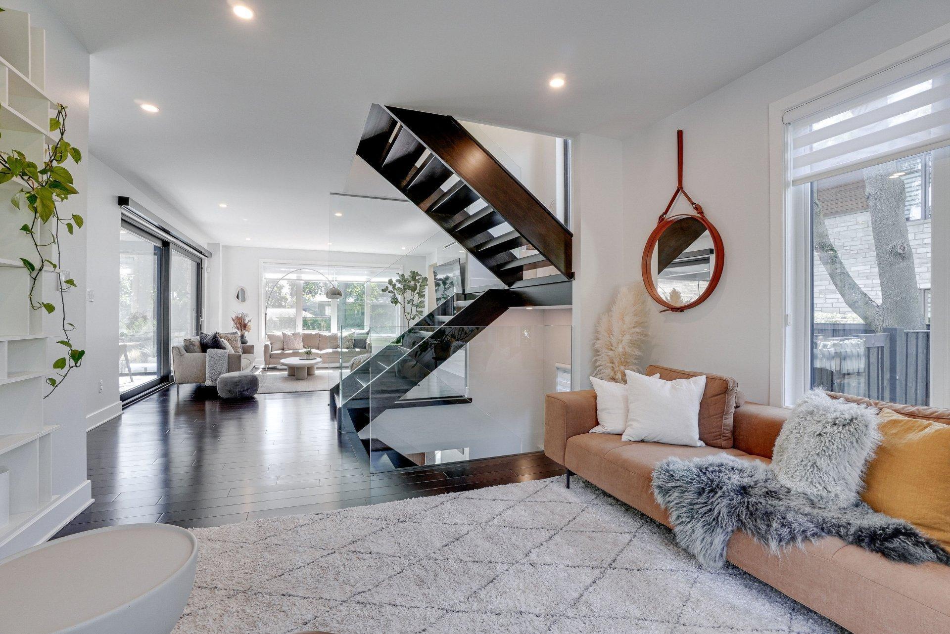 









218


Rue Oakridge

,
Baie-d'Urfé,




QC
H9X2N4

