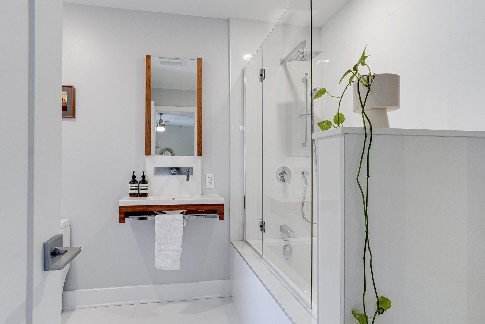 









218


Rue Oakridge

,
Baie-d'Urfé,




QC
H9X2N4

