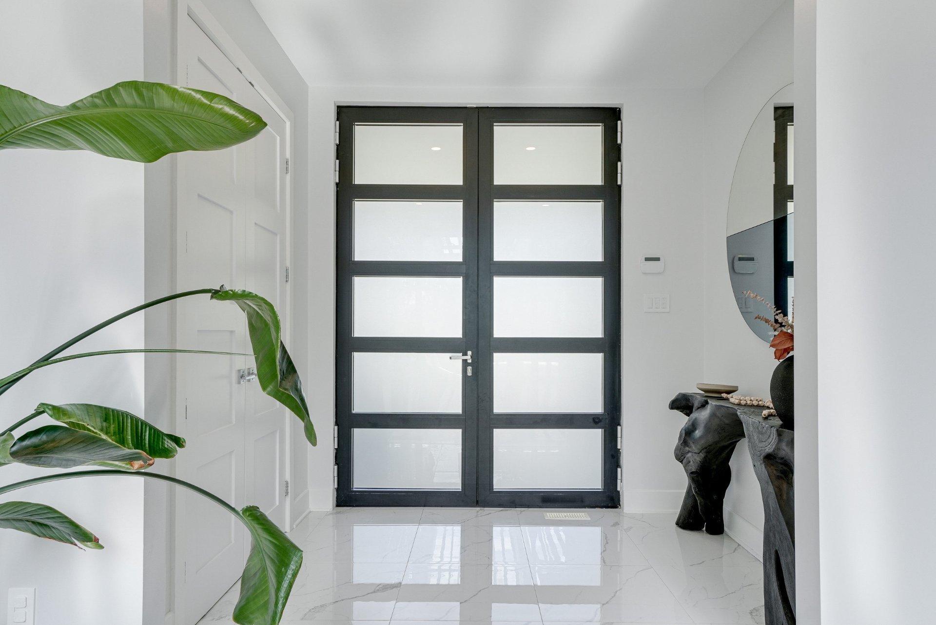 









218


Rue Oakridge

,
Baie-d'Urfé,




QC
H9X2N4

