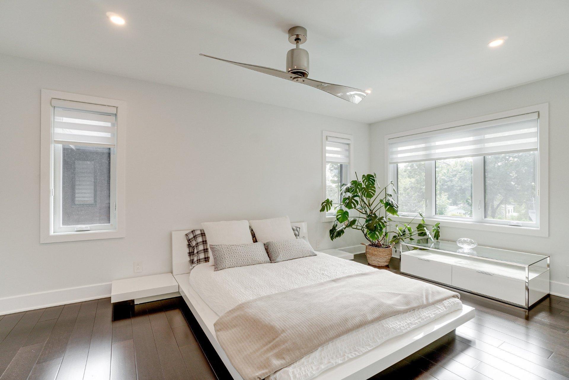 









218


Rue Oakridge

,
Baie-d'Urfé,




QC
H9X2N4

