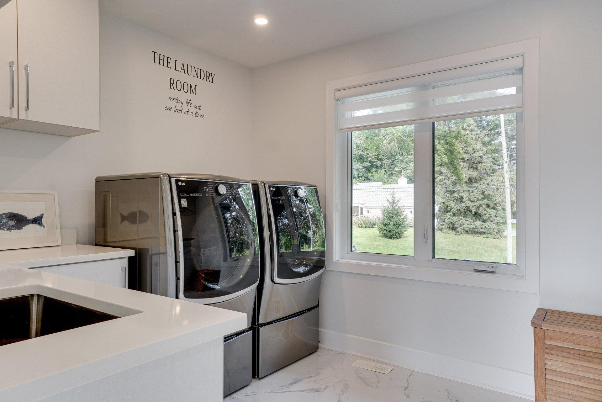 









218


Rue Oakridge

,
Baie-d'Urfé,




QC
H9X2N4

