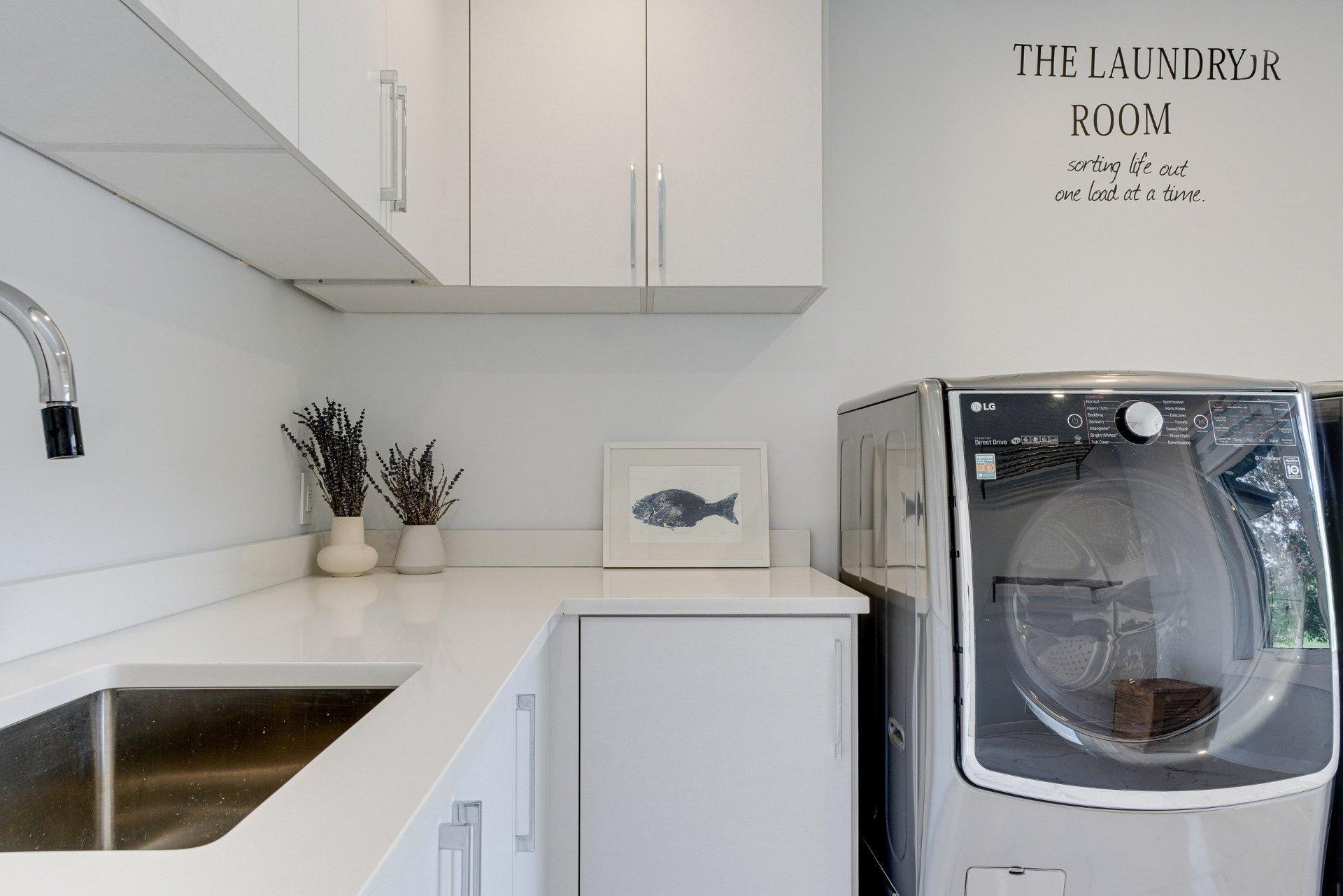 









218


Rue Oakridge

,
Baie-d'Urfé,




QC
H9X2N4

