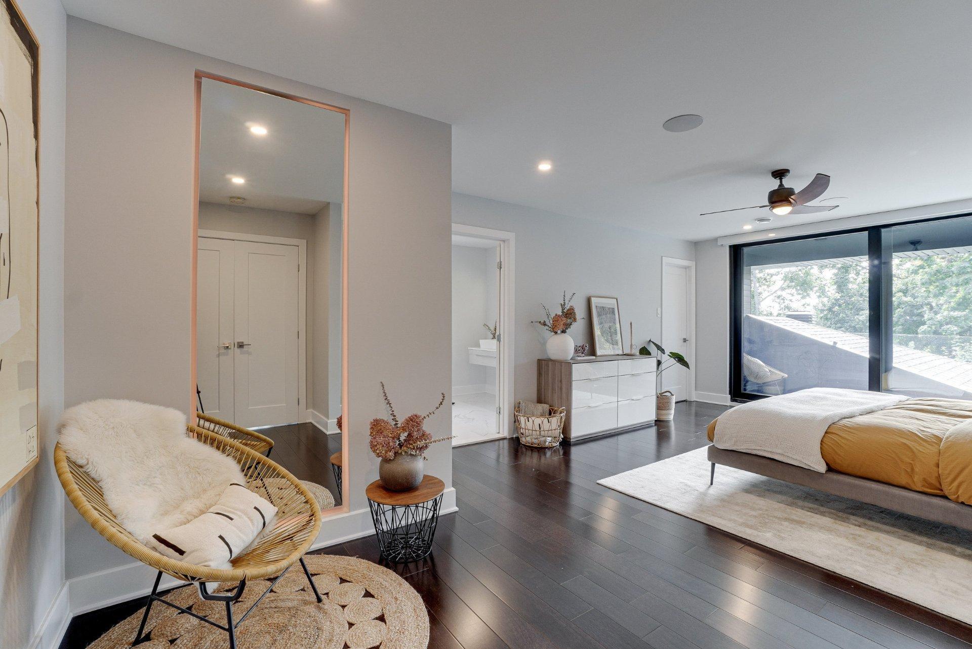 









218


Rue Oakridge

,
Baie-d'Urfé,




QC
H9X2N4

