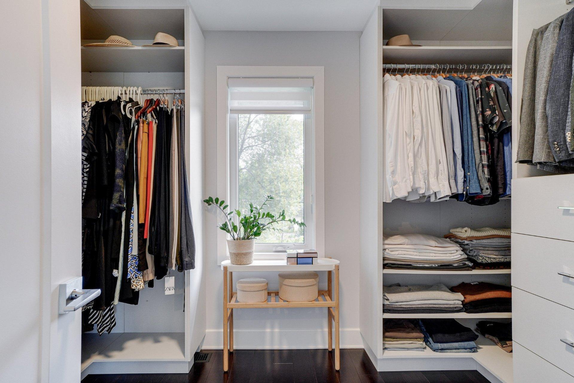 









218


Rue Oakridge

,
Baie-d'Urfé,




QC
H9X2N4

