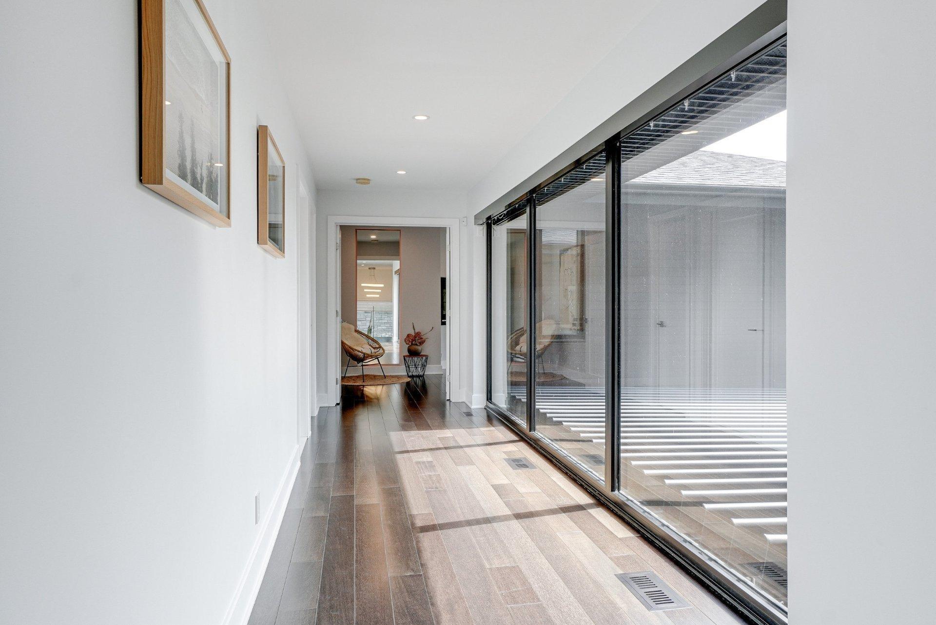 









218


Rue Oakridge

,
Baie-d'Urfé,




QC
H9X2N4

