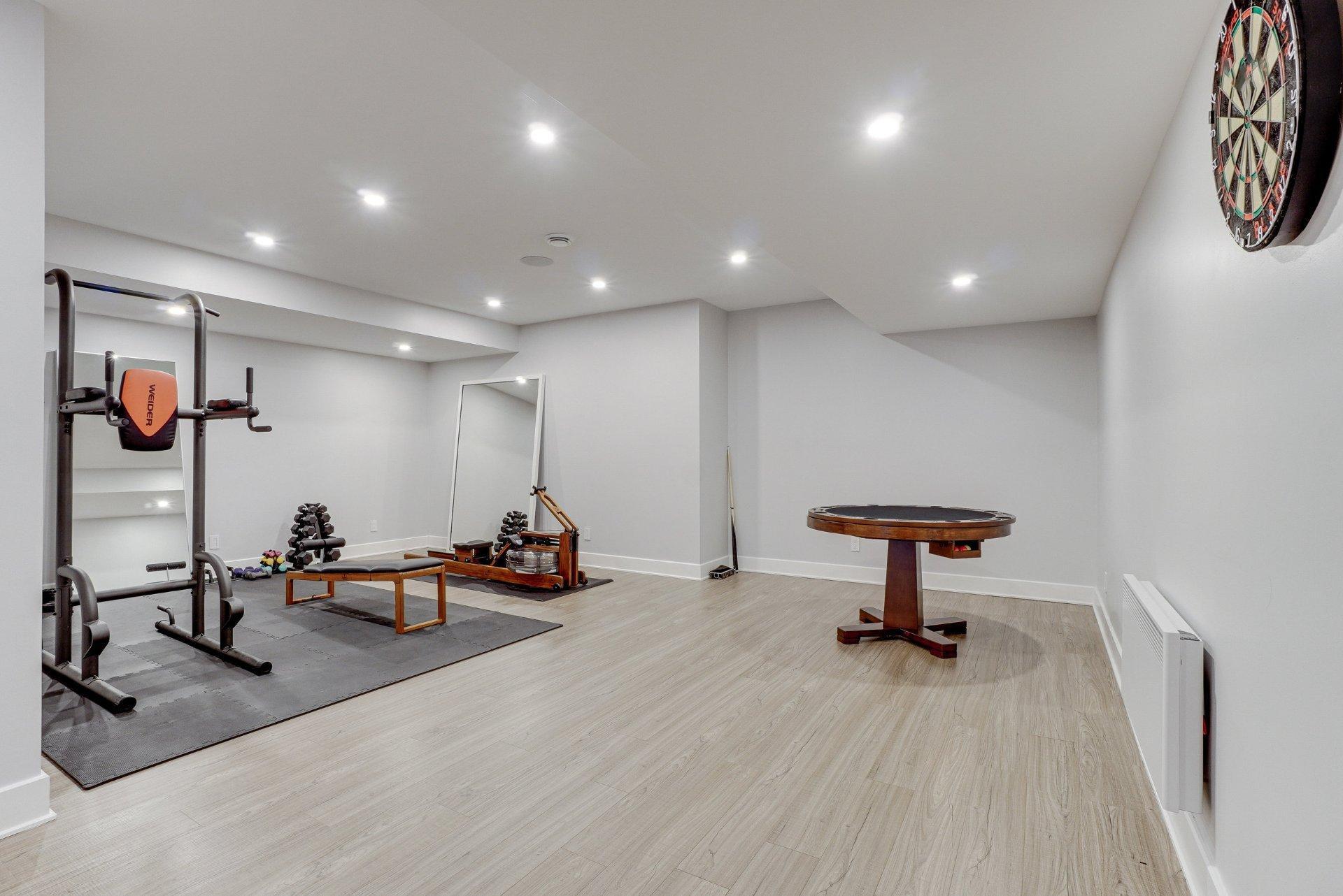 









218


Rue Oakridge

,
Baie-d'Urfé,




QC
H9X2N4

