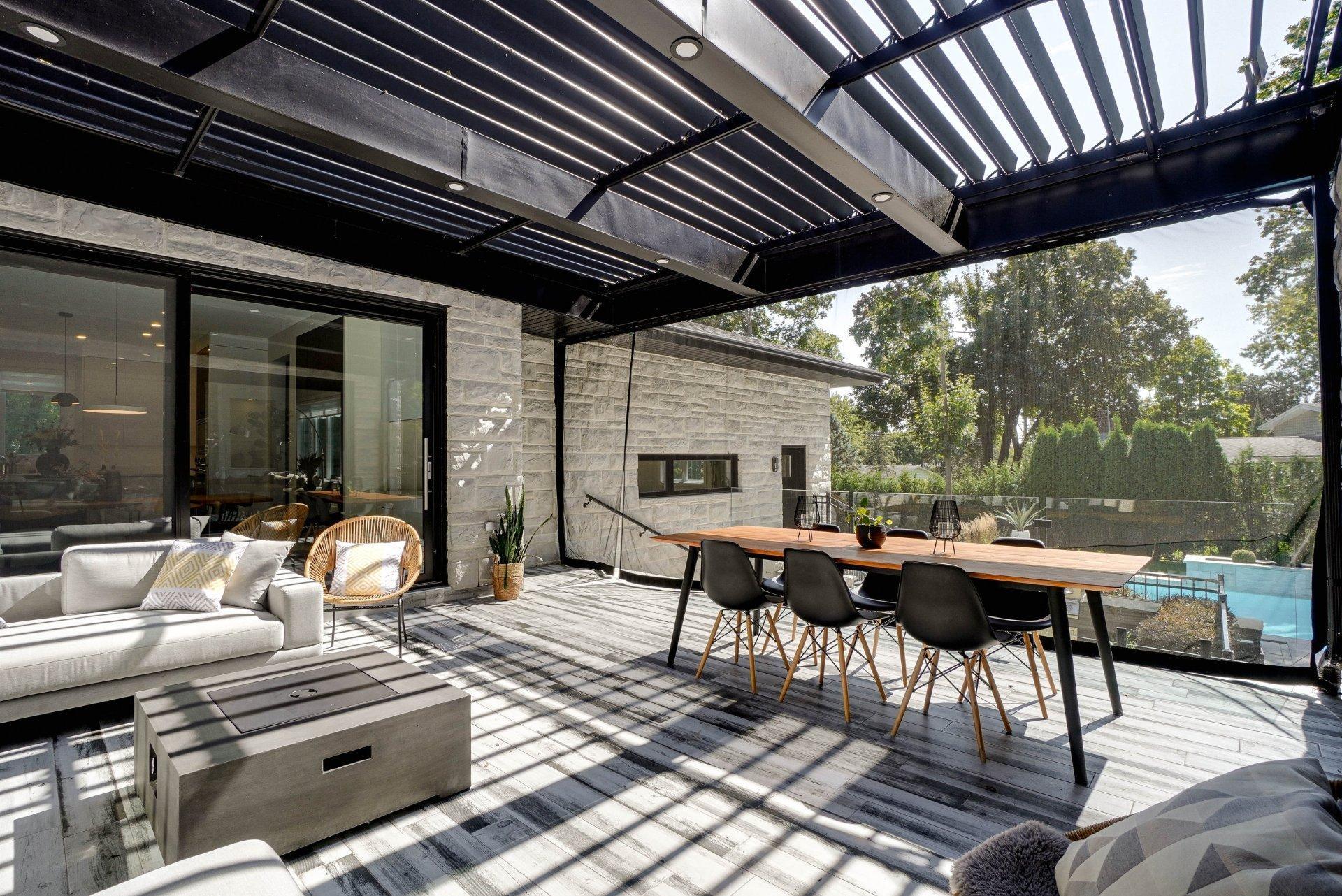 









218


Rue Oakridge

,
Baie-d'Urfé,




QC
H9X2N4

