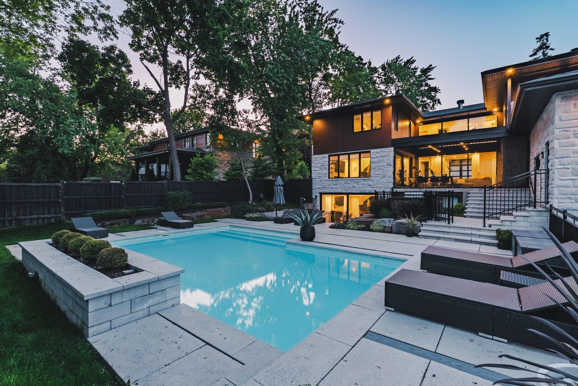 









218


Rue Oakridge

,
Baie-d'Urfé,




QC
H9X2N4

