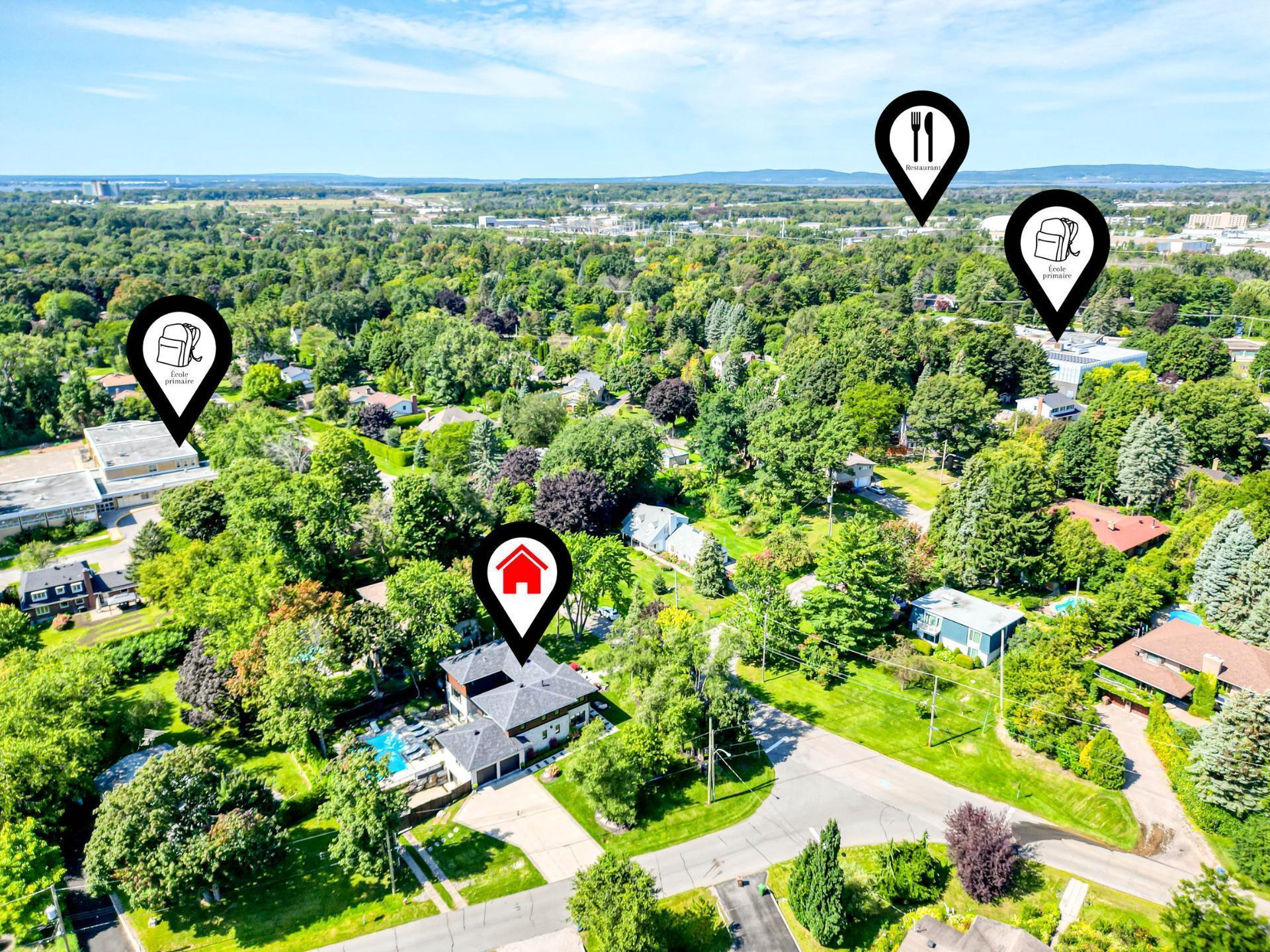 









218


Rue Oakridge

,
Baie-d'Urfé,




QC
H9X2N4

