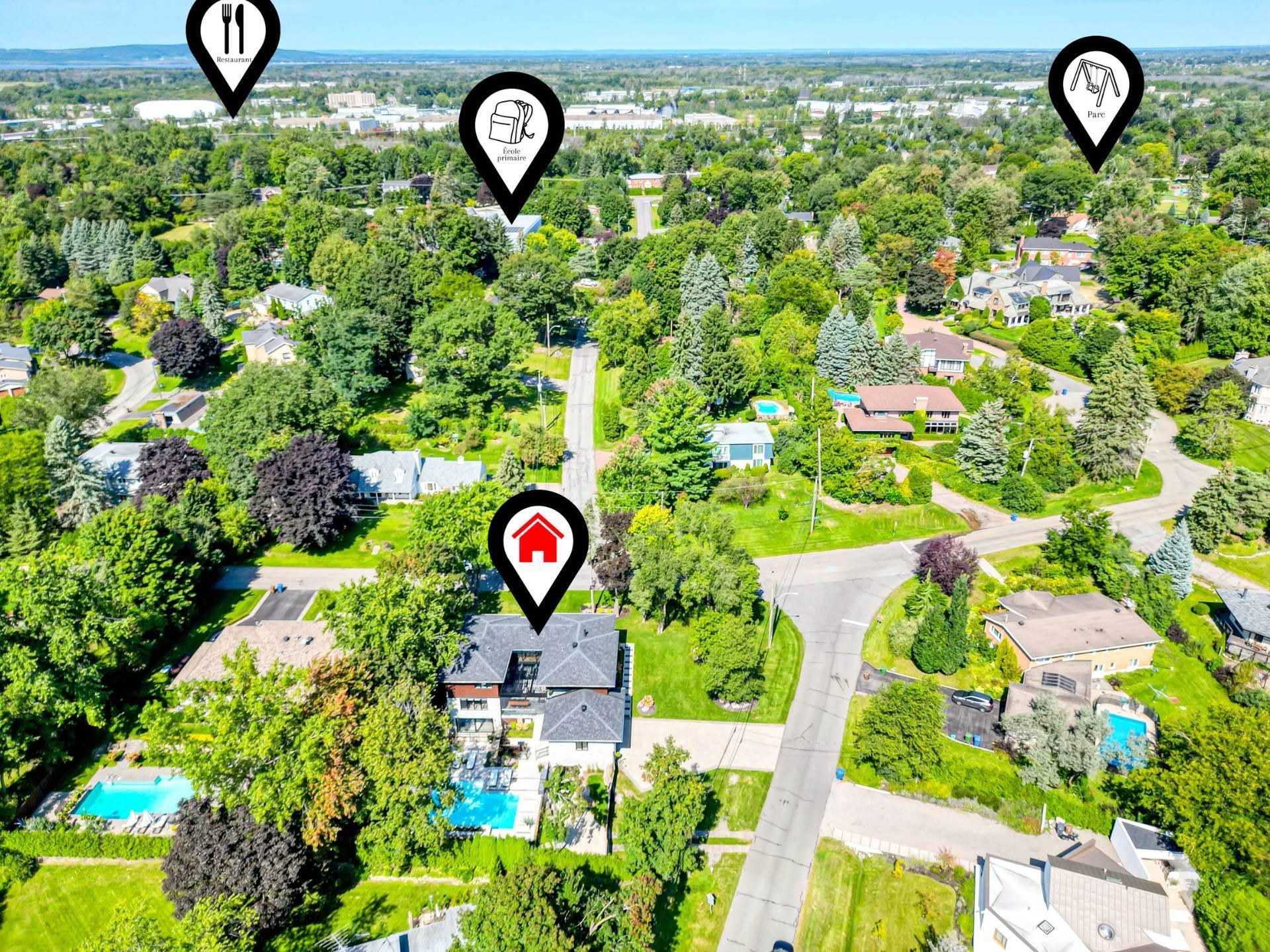 









218


Rue Oakridge

,
Baie-d'Urfé,




QC
H9X2N4

