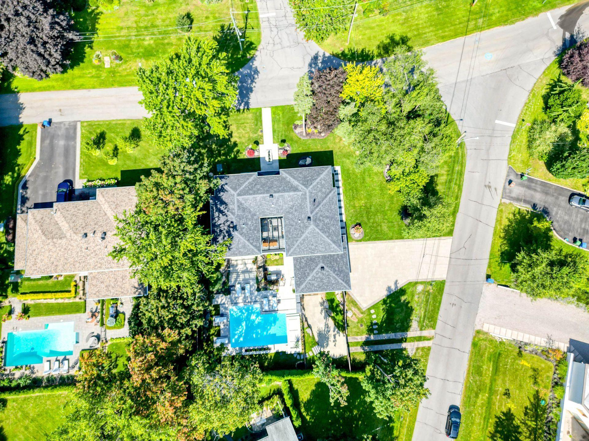 









218


Rue Oakridge

,
Baie-d'Urfé,




QC
H9X2N4

