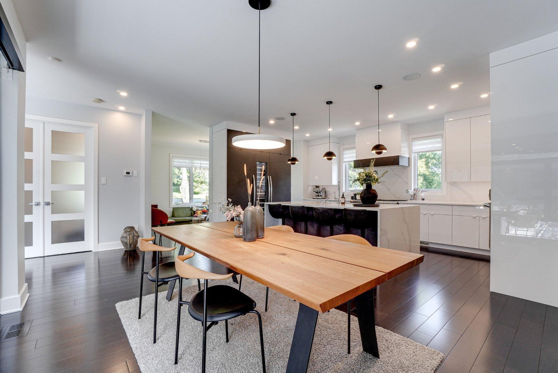 









218


Rue Oakridge

,
Baie-d'Urfé,




QC
H9X2N4

