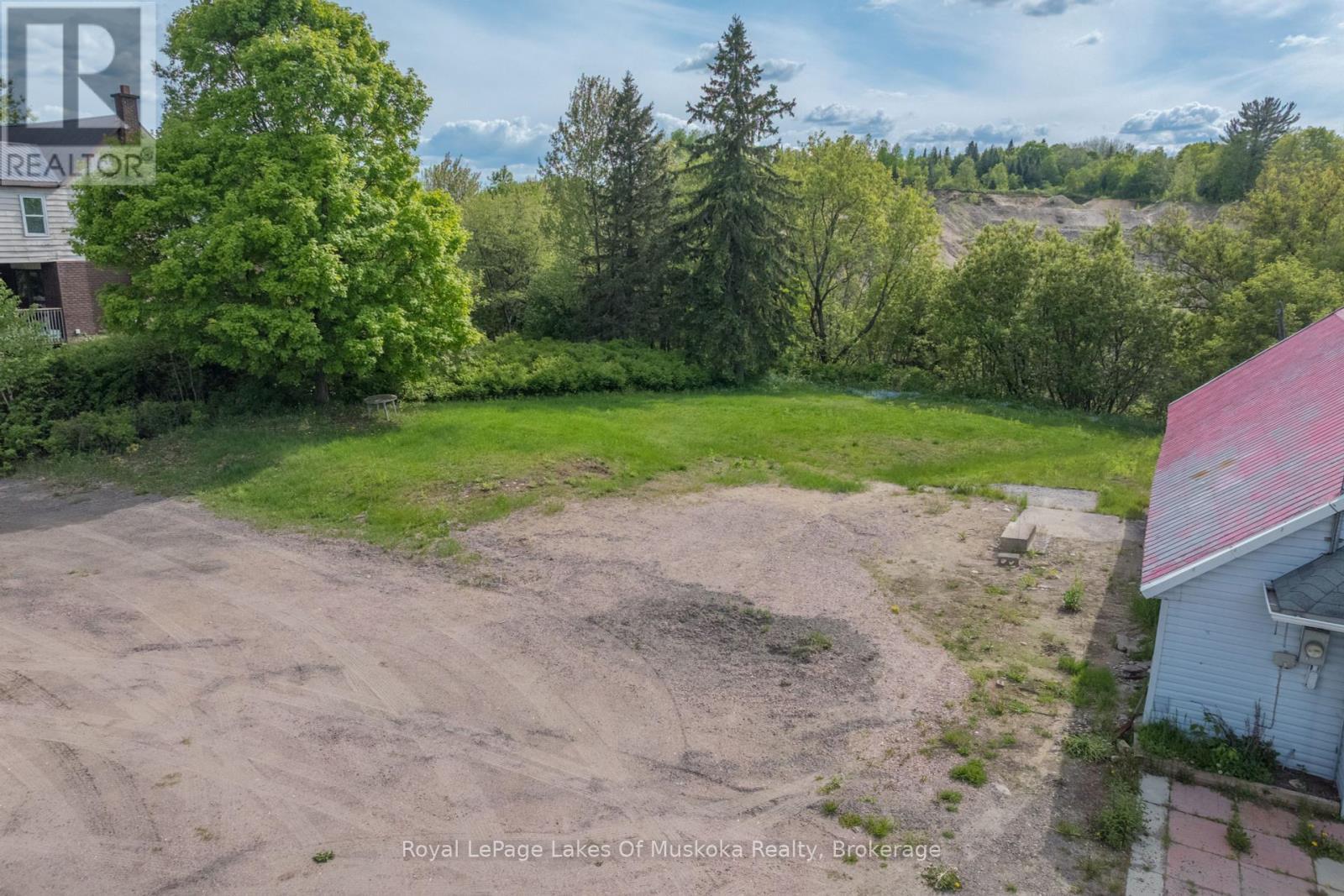 












117 ONTARIO STREET

,
Burk's Falls,







Ontario
P0A1C0

