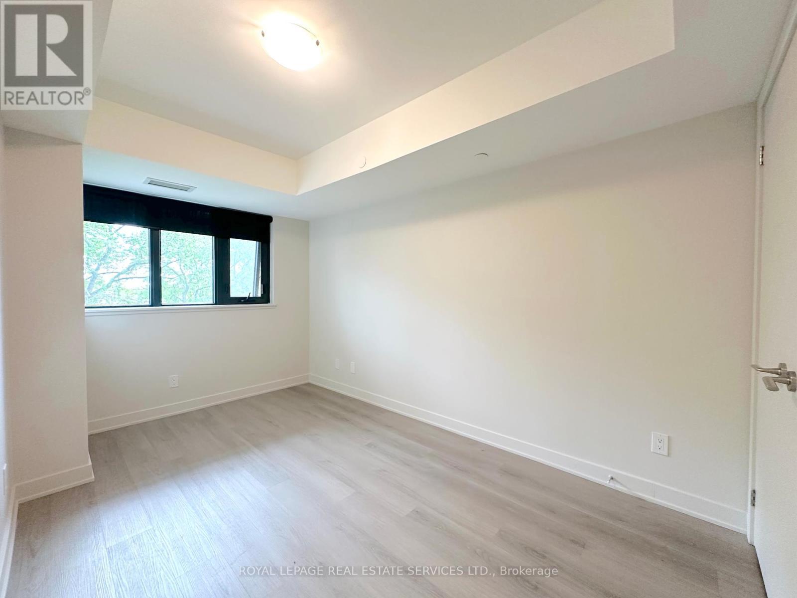 












401 - 3385 DUNDAS STREET W

,
Toronto,




Ontario
M6S2S2


