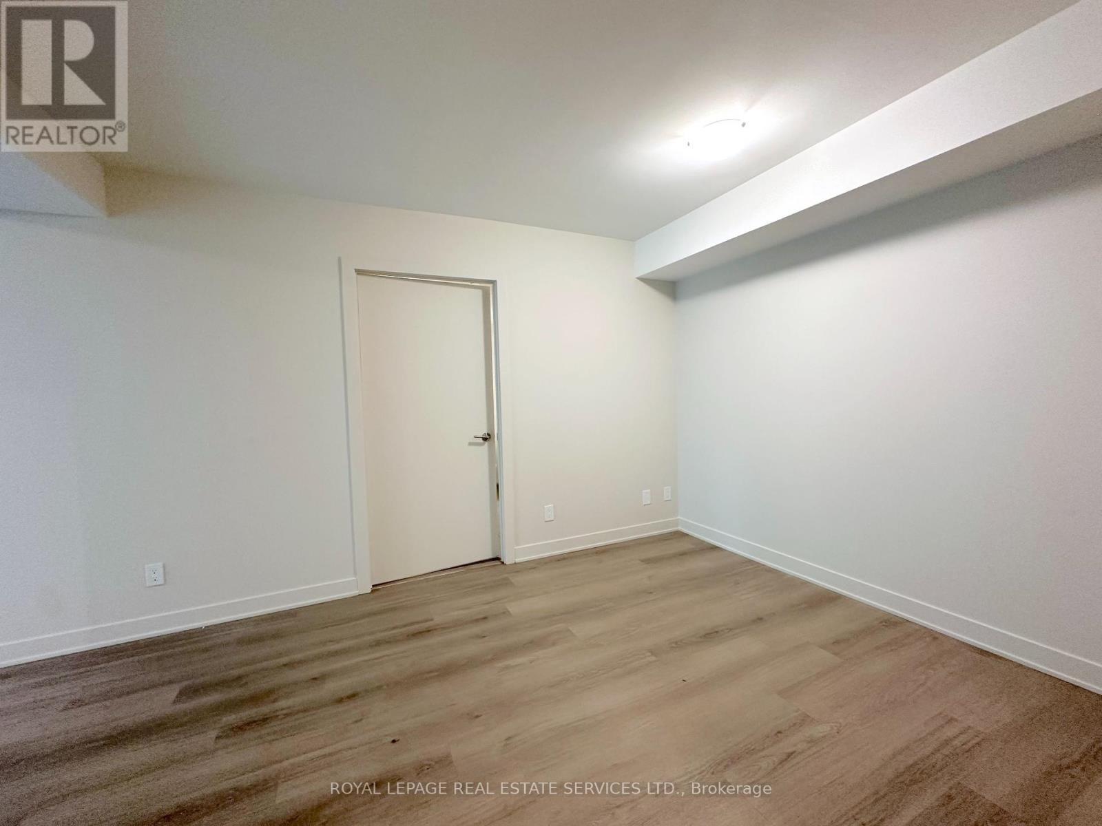 












401 - 3385 DUNDAS STREET W

,
Toronto,




Ontario
M6S2S2

