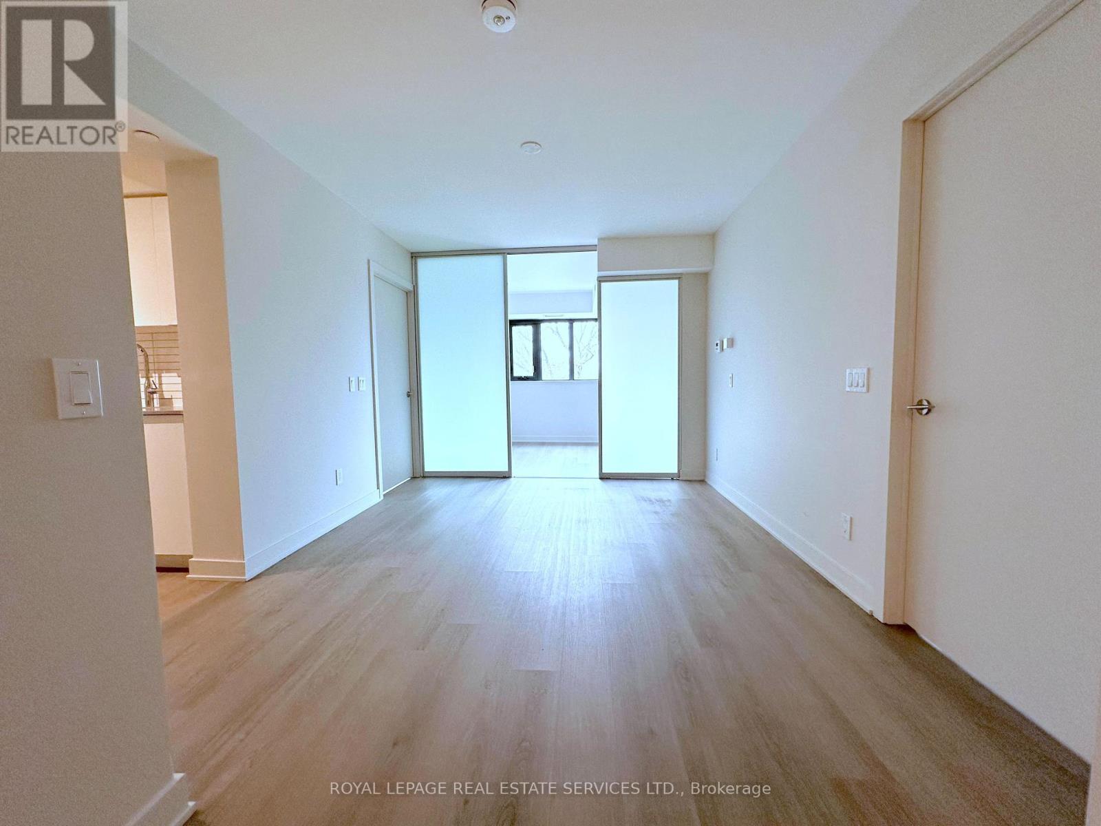 












401 - 3385 DUNDAS STREET W

,
Toronto,




Ontario
M6S2S2

