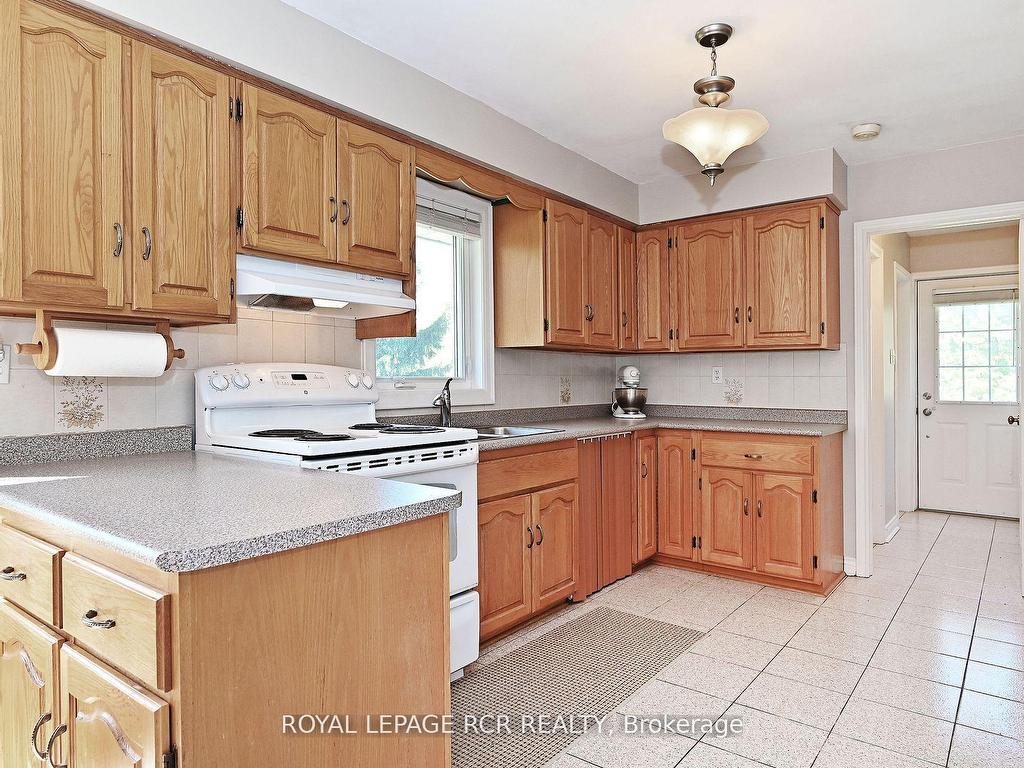 









6215


17th

Side Road,
King,







ON
L0G 1T0

