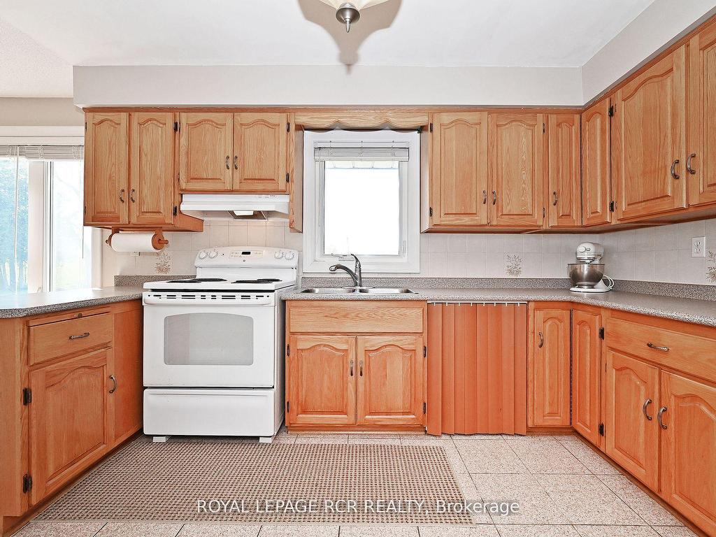 









6215


17th

Side Road,
King,







ON
L0G 1T0

