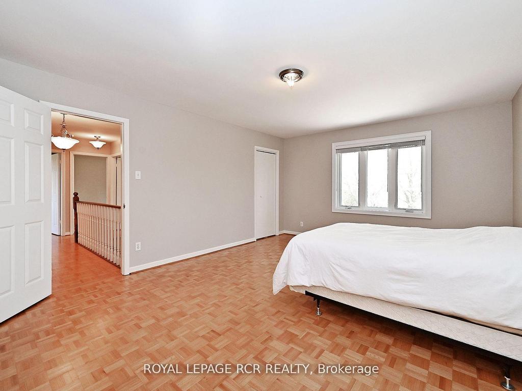 









6215


17th

Side Road,
King,







ON
L0G 1T0

