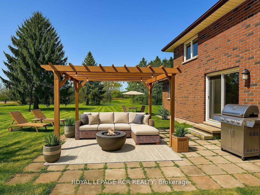 









6215


17th

Side Road,
King,







ON
L0G 1T0

