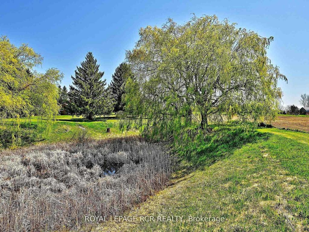 









6215


17th

Side Road,
King,







ON
L0G 1T0

