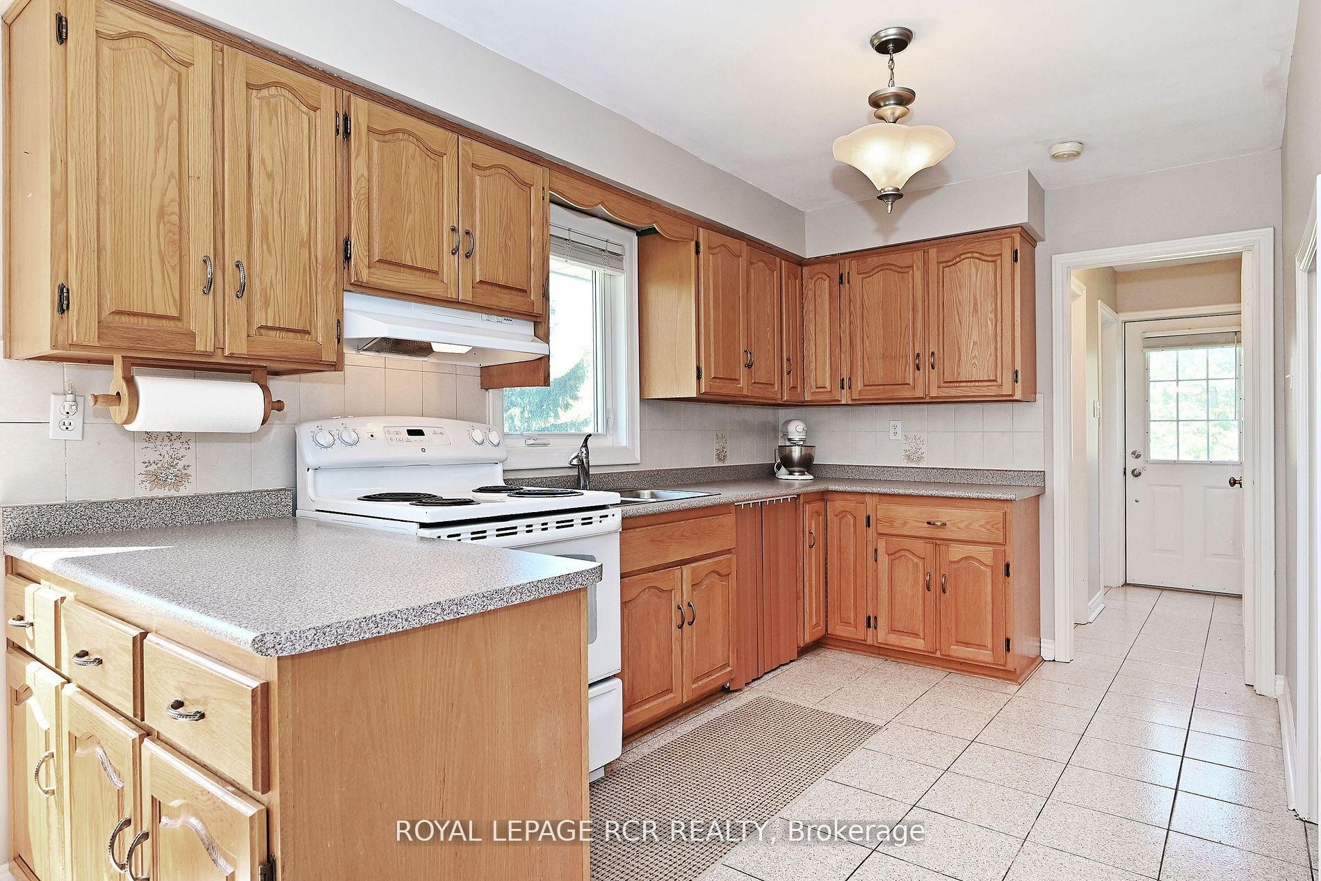 









6215


17th

Side Road,
King,




ON
L0G 1T0

