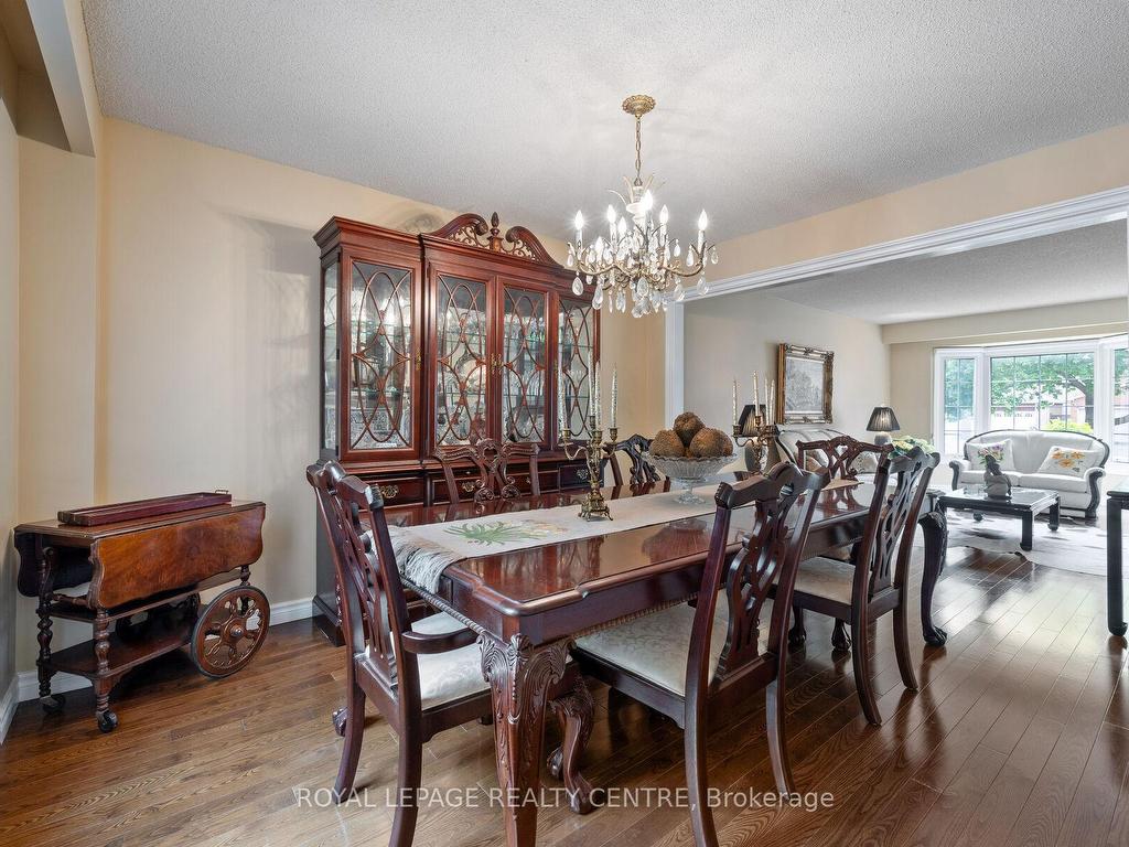 









4383


Mayflower

Drive,
Mississauga,




ON
L5R 1T4


