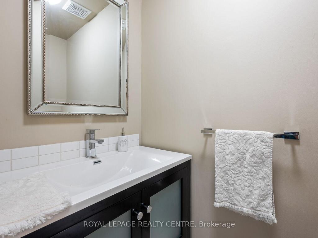 









4383


Mayflower

Drive,
Mississauga,




ON
L5R 1T4

