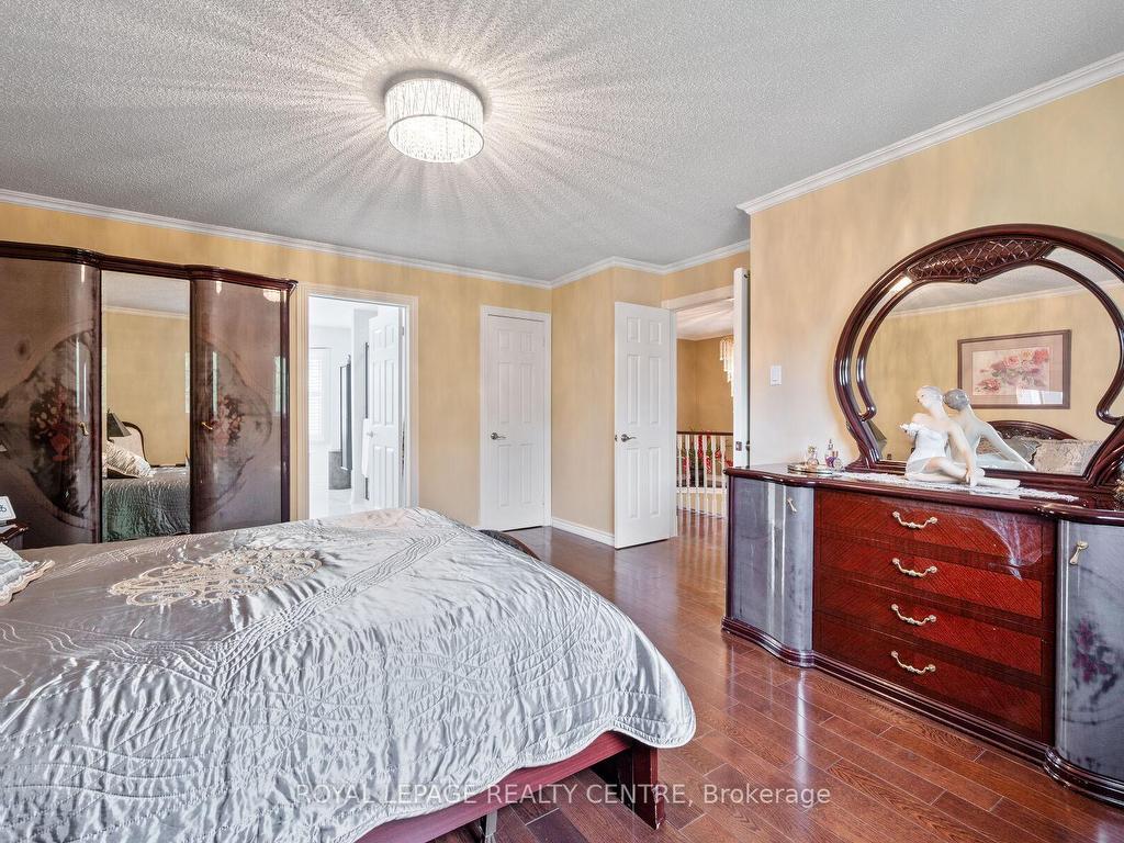 









4383


Mayflower

Drive,
Mississauga,




ON
L5R 1T4

