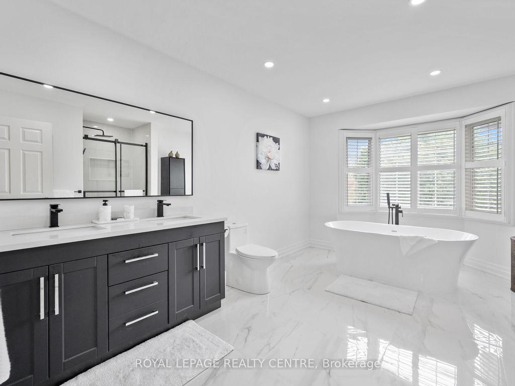 









4383


Mayflower

Drive,
Mississauga,




ON
L5R 1T4


