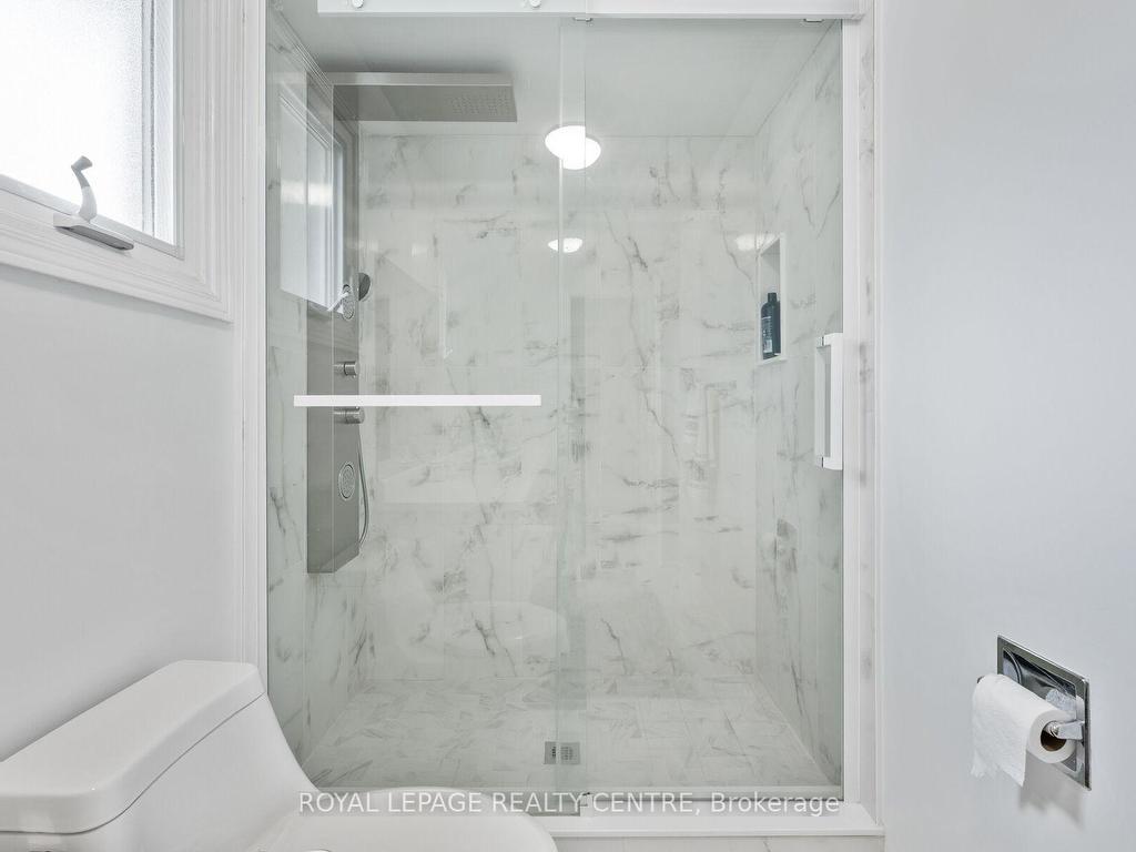 









4383


Mayflower

Drive,
Mississauga,




ON
L5R 1T4

