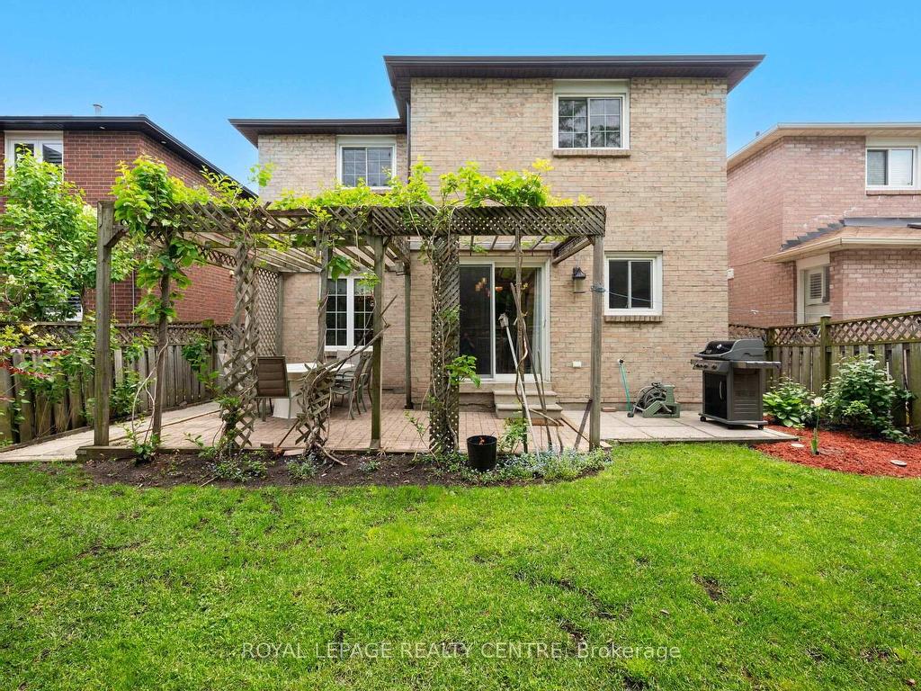 









4383


Mayflower

Drive,
Mississauga,




ON
L5R 1T4

