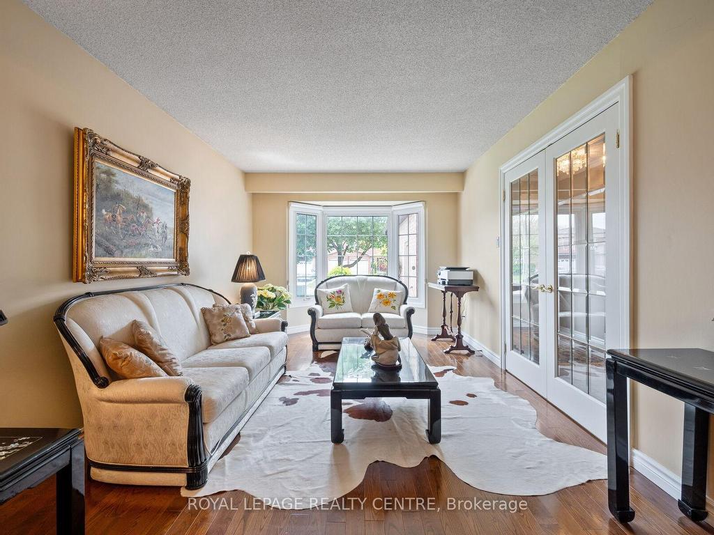 









4383


Mayflower

Drive,
Mississauga,




ON
L5R 1T4

