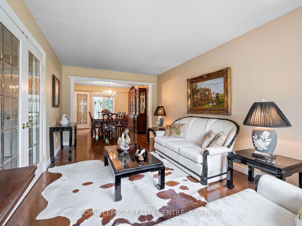 









4383


Mayflower

Drive,
Mississauga,




ON
L5R 1T4

