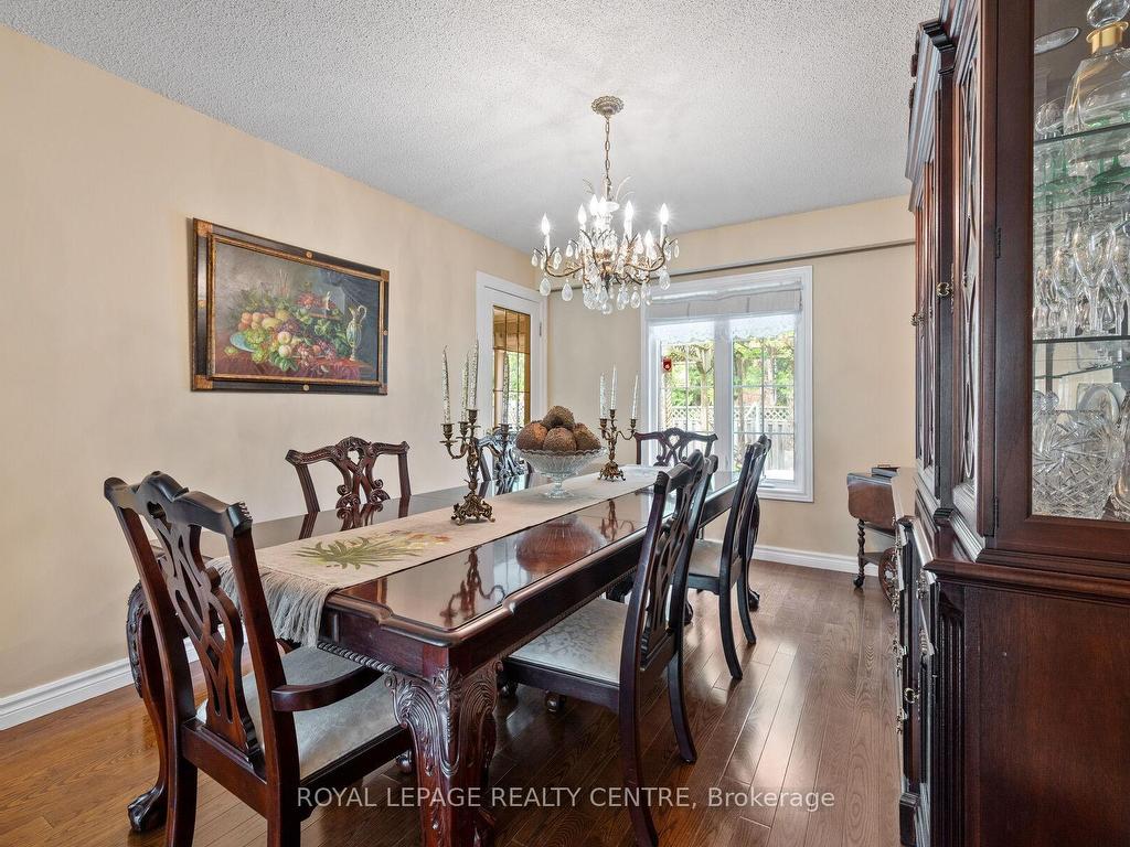 









4383


Mayflower

Drive,
Mississauga,




ON
L5R 1T4

