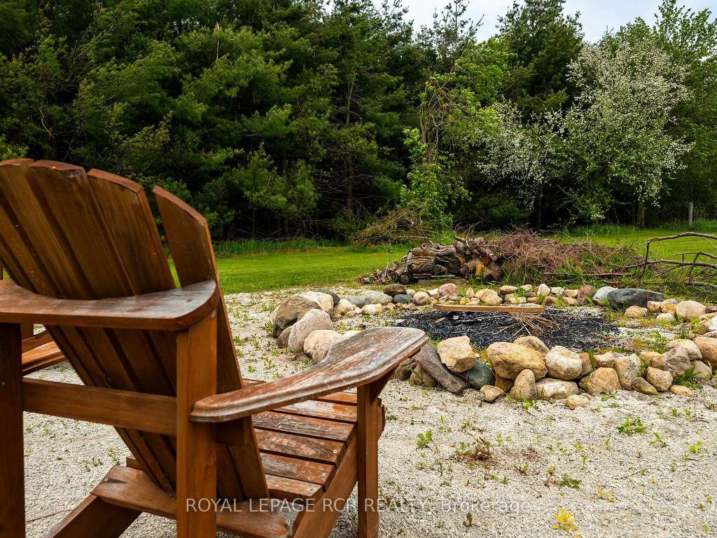 









384345


Sideroad 20

N/A,
Amaranth,




ON
L9W 3Z2

