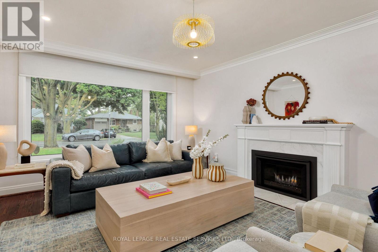 












246 BERRY ROAD

,
Toronto,




Ontario
M8Y1X9


