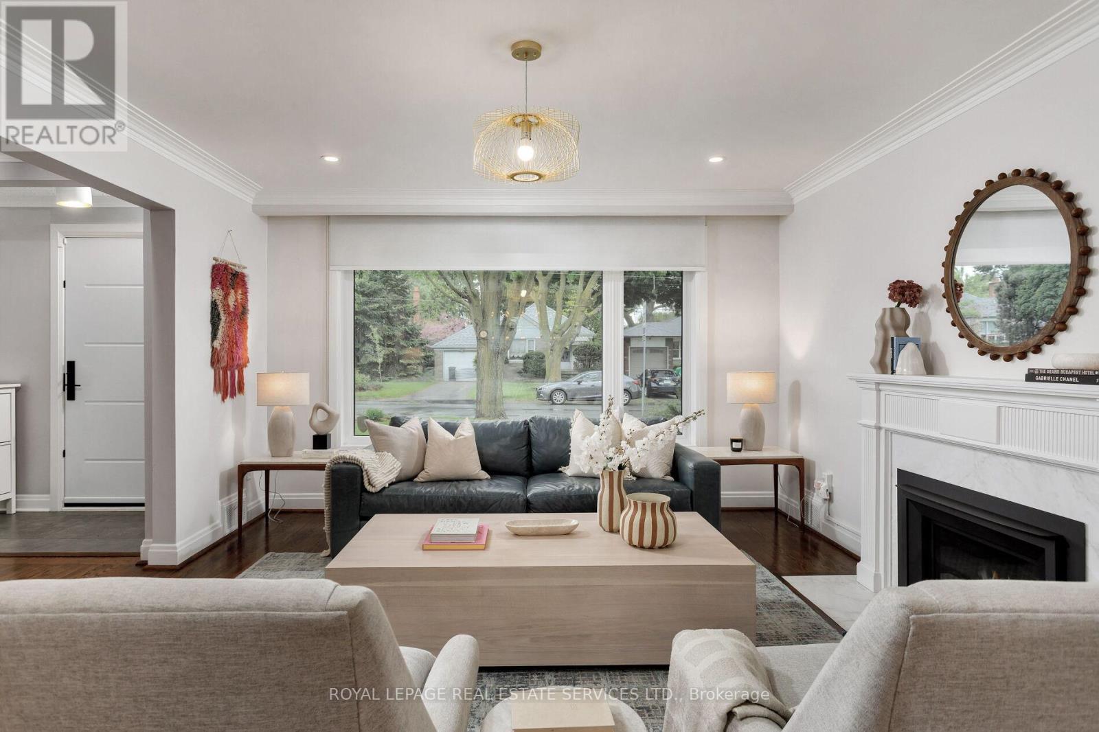












246 BERRY ROAD

,
Toronto,




Ontario
M8Y1X9

